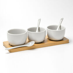 Servierschalen-Set aus Porzellan - 3-teilig mit Bambus-Tablett und Löffeln